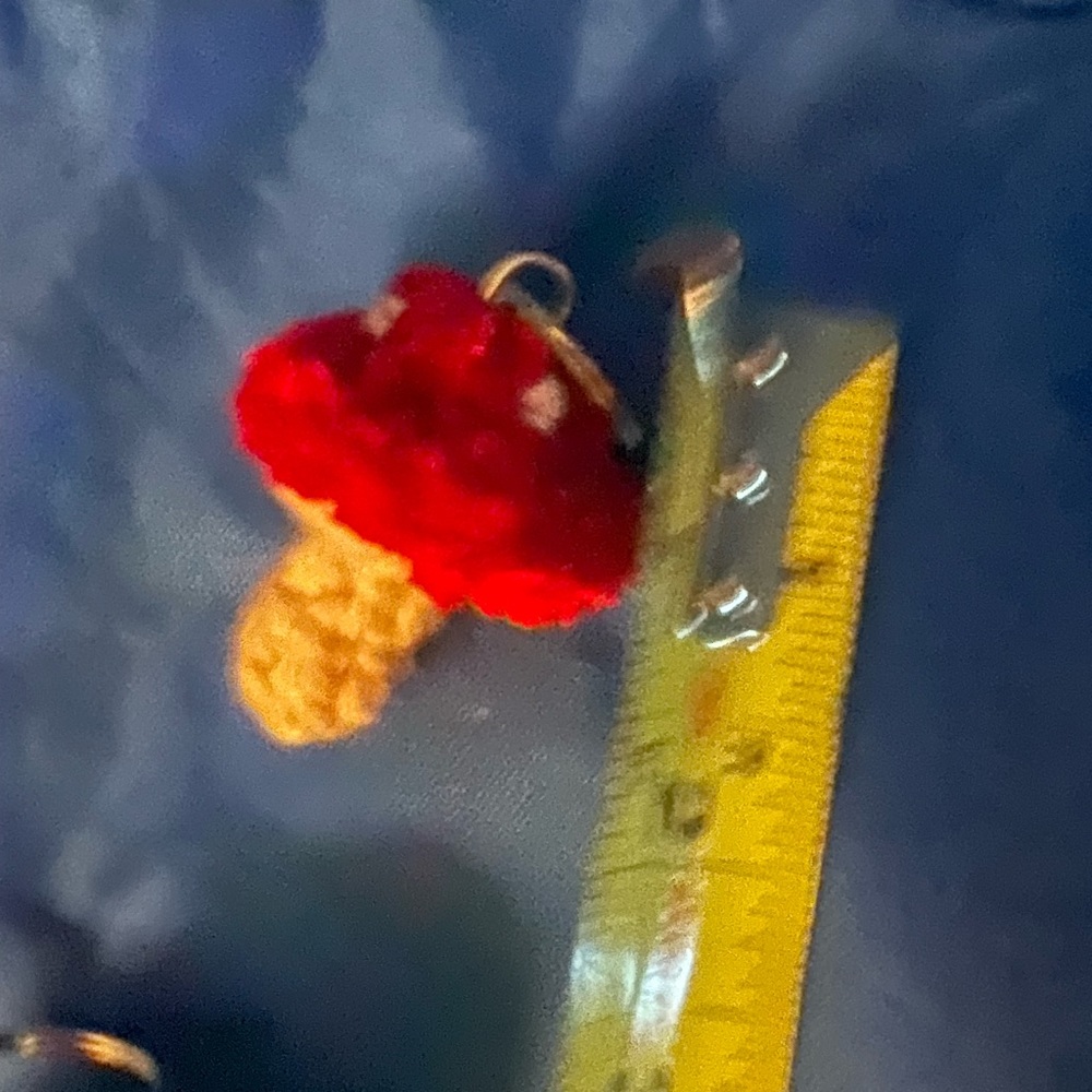 2” mushroom 🍄 keychain